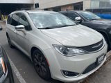 Used 2017 Chrysler Pacifica Limited w/ UConnect Theater Package image 4