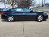 Used 2023 Nissan Altima 2.5 S image 2