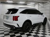 Used 2022 Kia Sorento SX image 3