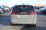 New 2025 Chrysler Pacifica Select image 4