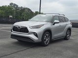 Certified 2022 Toyota Highlander XLE image 1