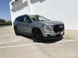 Used 2023 GMC Terrain SLE w/ Driver Convenience Package image 3
