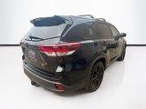 Used 2019 Toyota Highlander SE image 5