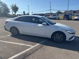 Used 2024 Hyundai Elantra SEL image 2