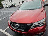 Used 2020 Nissan Pathfinder SL image 2