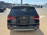 Used 2022 Volkswagen Taos SE w/ Panoramic Sunroof Package image 5