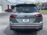 Used 2022 Volkswagen Tiguan SE R-Line image 4