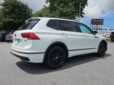 Used 2022 Volkswagen Tiguan SE R-Line image 2