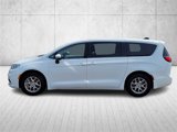 Used 2023 Chrysler Pacifica Touring-L image 4
