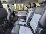 Used 2022 Ford Explorer XLT w/ Equipment Group 202A image 5
