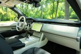 Used 2024 Land Rover Range Rover SE image 2