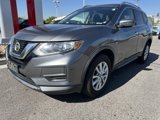 Used 2019 Nissan Rogue SV image 2