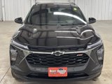 Used 2025 Chevrolet Trax RS w/ Sunroof Package image 2