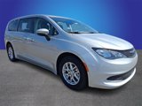Used 2023 Chrysler Voyager LX image 3