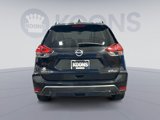 Used 2017 Nissan Rogue SV image 5