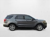 Used 2017 Ford Explorer XLT w/ Equipment Group 202A image 4