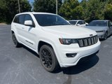 Used 2020 Jeep Grand Cherokee Altitude image 3