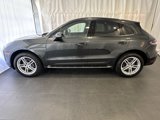 Certified 2022 Porsche Macan image 2