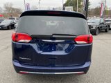 Used 2017 Chrysler Pacifica Touring-L image 4