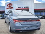 Used 2022 Hyundai Elantra SE image 3