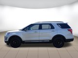 Used 2017 Ford Explorer XLT image 4