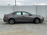 Used 2016 Toyota Camry SE image 3
