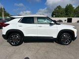 Used 2024 Chevrolet TrailBlazer LT w/ Driver Confidence Package image 3