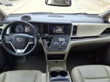 Used 2015 Toyota Sienna XLE image 3