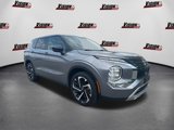 Used 2022 Mitsubishi Outlander SE image 3