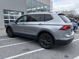 Used 2022 Volkswagen Tiguan SE w/ Panoramic Sunroof Package image 4