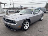 Used 2014 Dodge Challenger SXT image 3