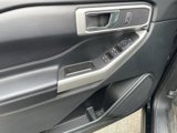 Used 2022 Ford Explorer XLT image 4