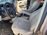Used 2018 Chrysler Pacifica Touring-L image 3