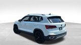 Used 2022 Volkswagen Taos SE w/ Panoramic Sunroof Package image 5