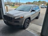 Used 2017 Jeep Cherokee Sport image 2