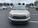 Used 2015 Toyota Highlander XLE image 2