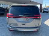 Used 2023 Chrysler Pacifica Touring-L image 6