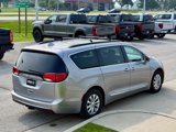 Used 2017 Chrysler Pacifica Touring-L image 5