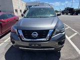Used 2018 Nissan Pathfinder SV image 2