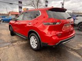 Used 2017 Nissan Rogue SV image 3