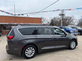 Used 2017 Chrysler Pacifica Touring-L image 5