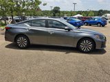 Used 2023 Nissan Altima 2.5 SV image 3