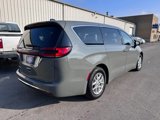 Used 2023 Chrysler Pacifica Touring-L image 5