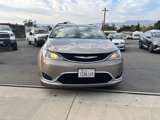 Used 2017 Chrysler Pacifica Touring-L image 2