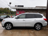 Used 2017 Nissan Pathfinder SV image 2