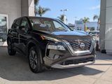 Used 2023 Nissan Rogue SV image 3