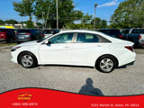 Used 2022 Hyundai Elantra SE w/ Cargo Package image 4
