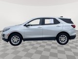 Used 2022 Chevrolet Equinox LT image 2