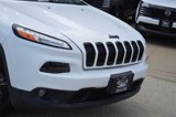 Used 2018 Jeep Cherokee Latitude w/ Altitude Package image 2