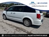 Used 2016 Chrysler Town & Country Touring w/ Driver Convenience Group image 6